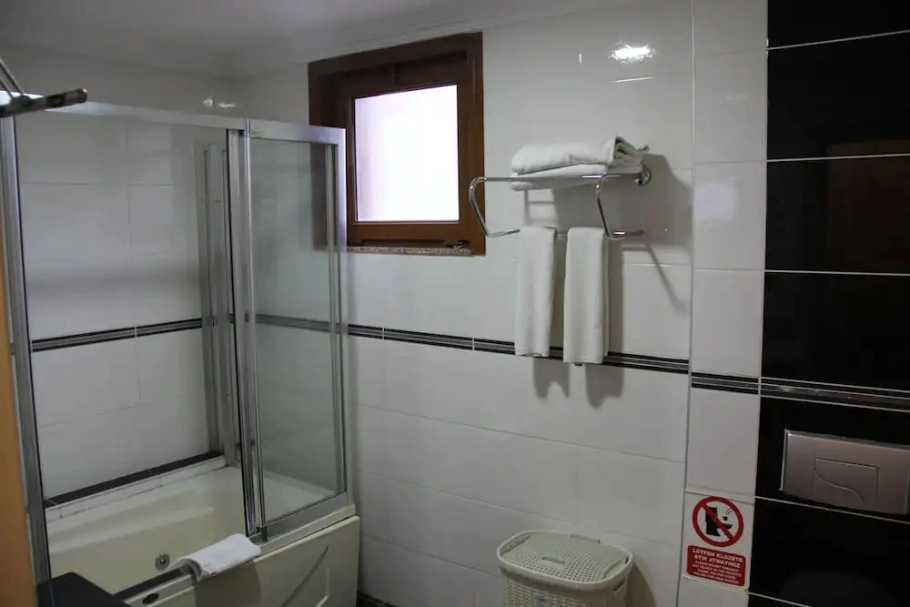 Oli̇ve Garden Hotel