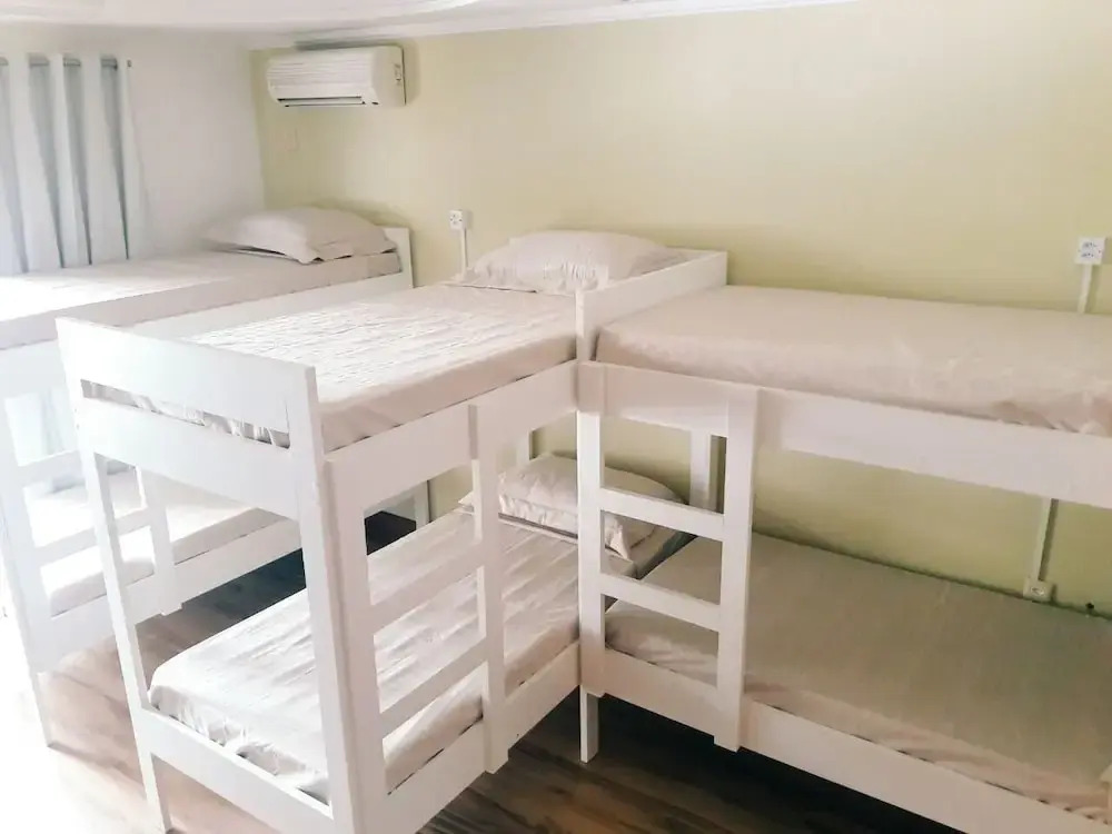 Your Hostel e Bolaria