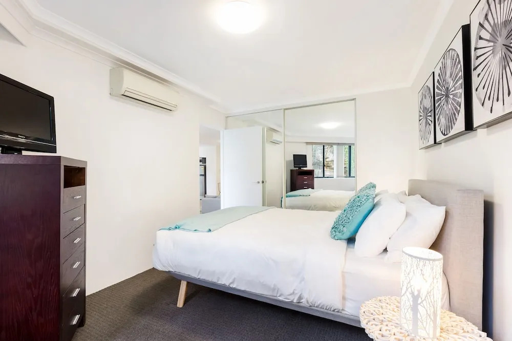 Inner city retreat in Pyrmont 1 bdrm with Car space - 28 Mill