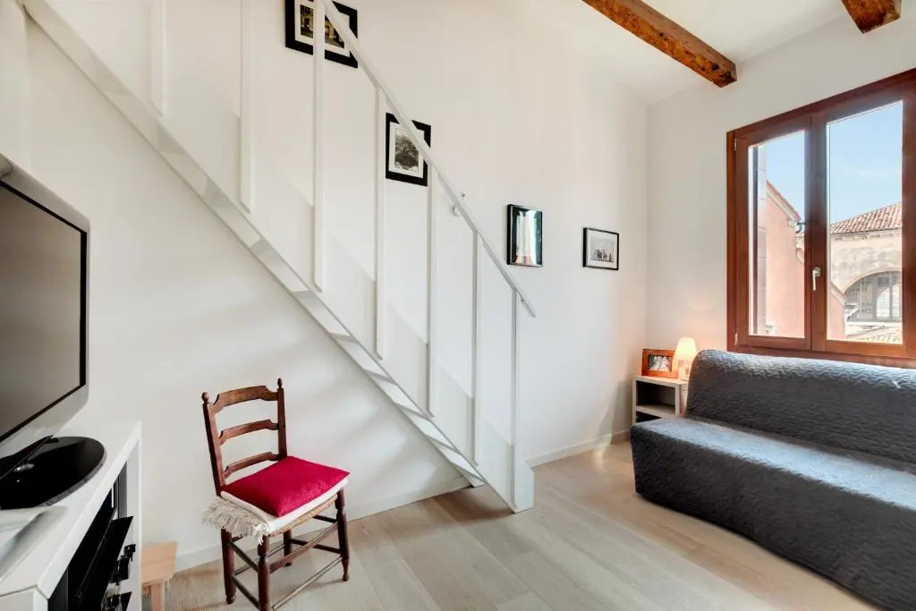 S. Marcuola Apartment