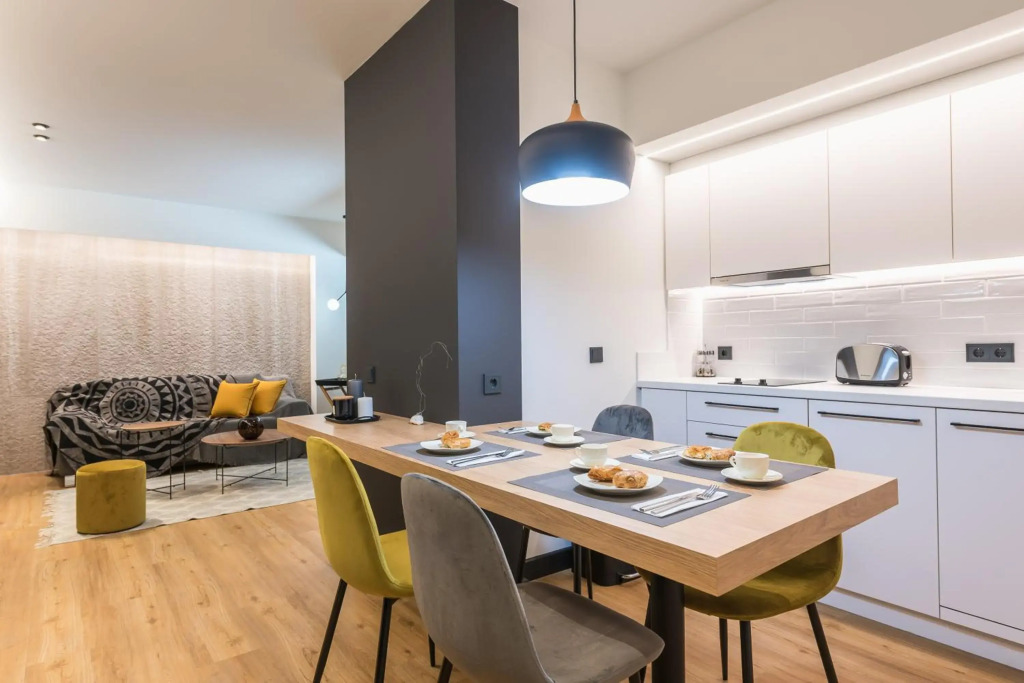 Brand New Ermou Veni Apartment