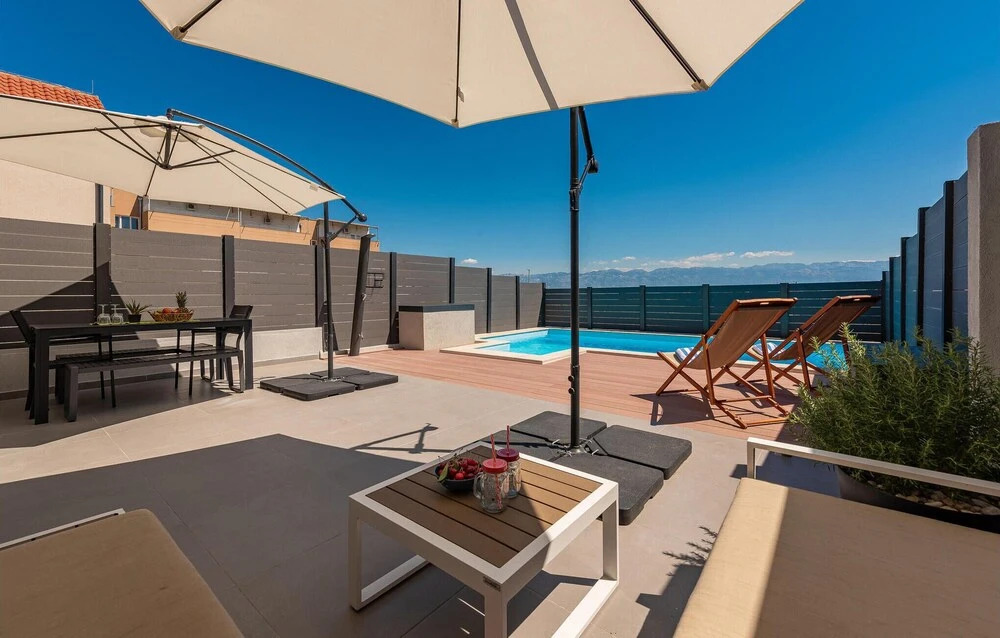 Beautiful Home in Nin With Outdoor Swimming Pool, Wifi and 2 Bedrooms