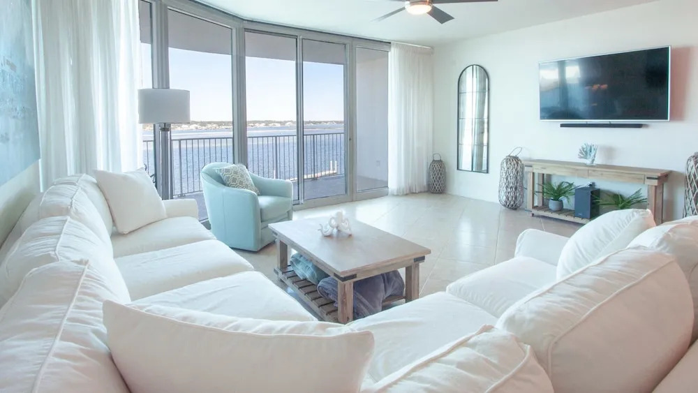 Breathtaking Bay Views. - Unit Crb0606
