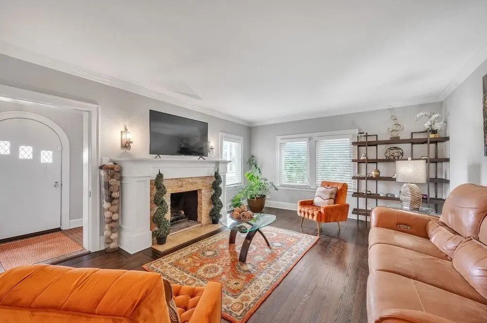 Serene & Charming 5br Des Plaines Getaway 5 Bedroom Home by RedAwning