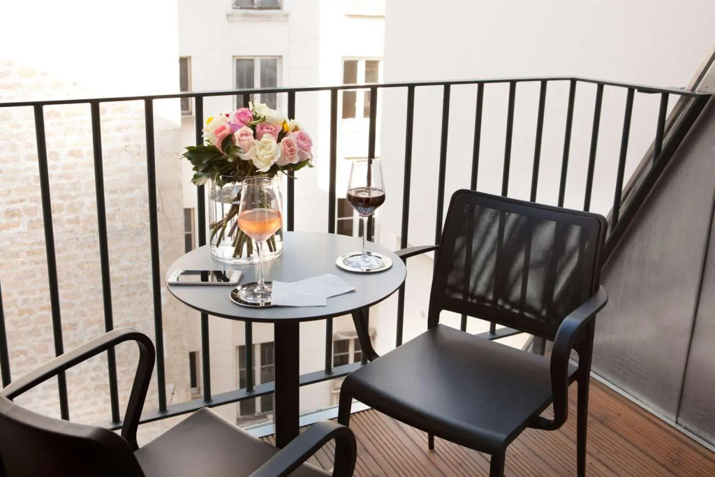 Hotel La Lanterne & Spa By Timhotel