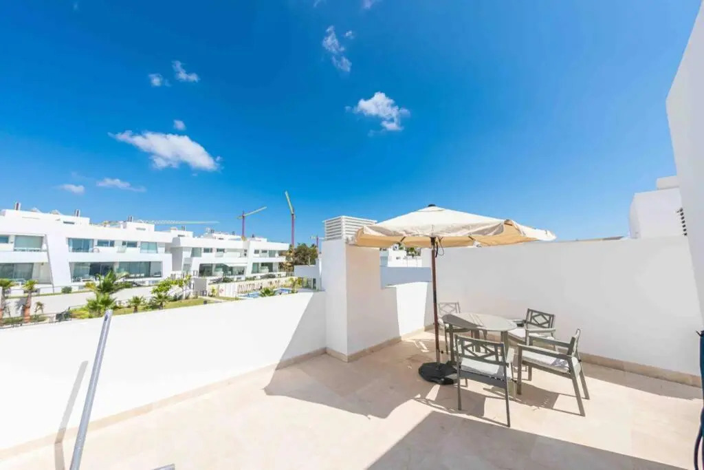 New Top Townhouse With Private Pool/4Bdr/3.5Bath
