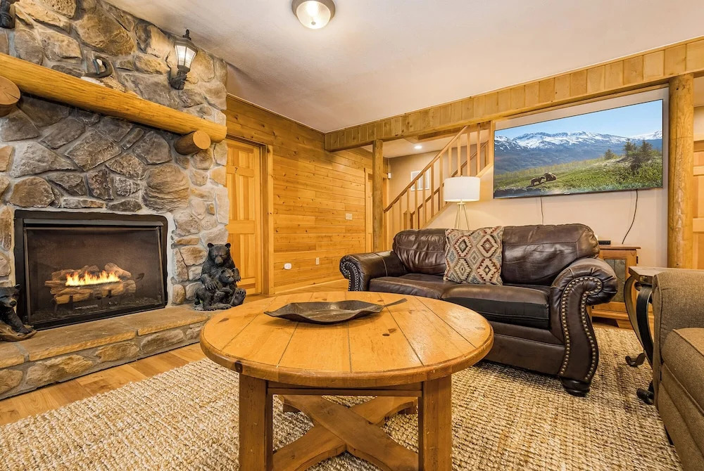 Grand Chestnut Lodge