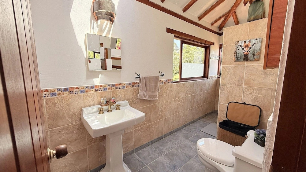 El Solaz Suites By Honnor Living