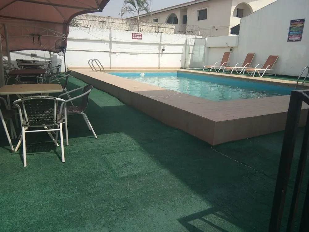 Eskimo suites