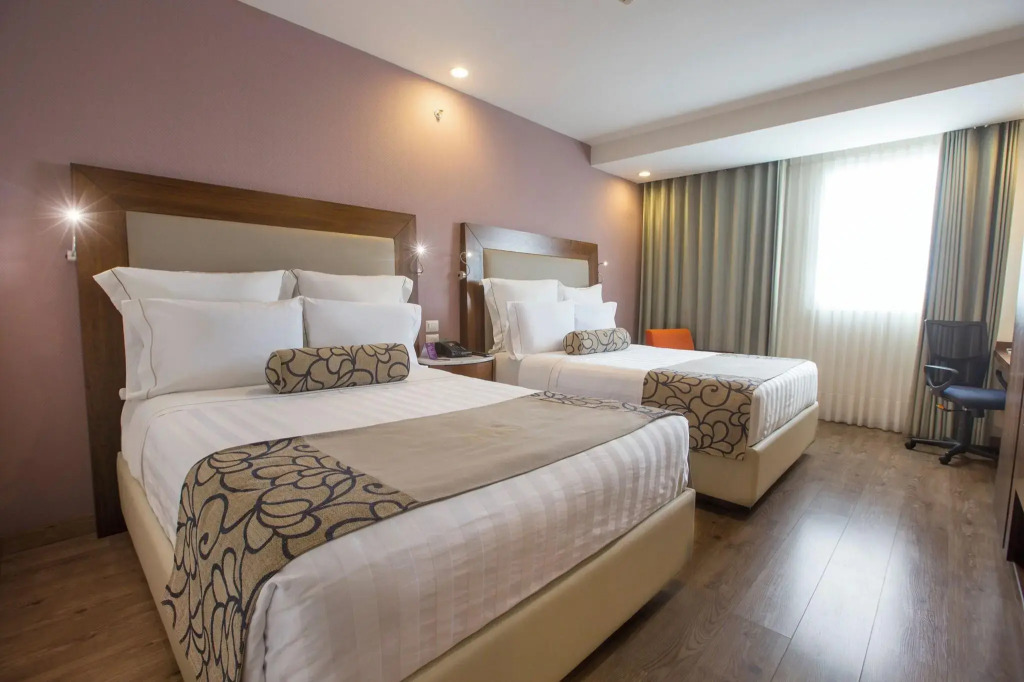 HS HOTSSON Hotel Queretaro