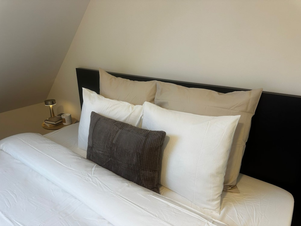 Stylish 3BR With 1LR Apt Near to Center
