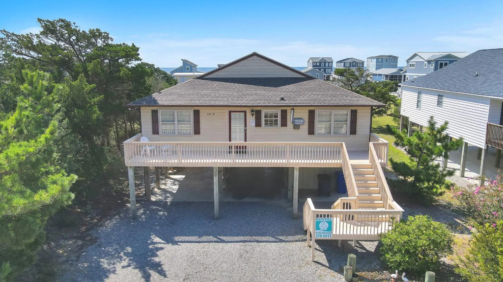 Pelican Palace by Oak Island Accommodations