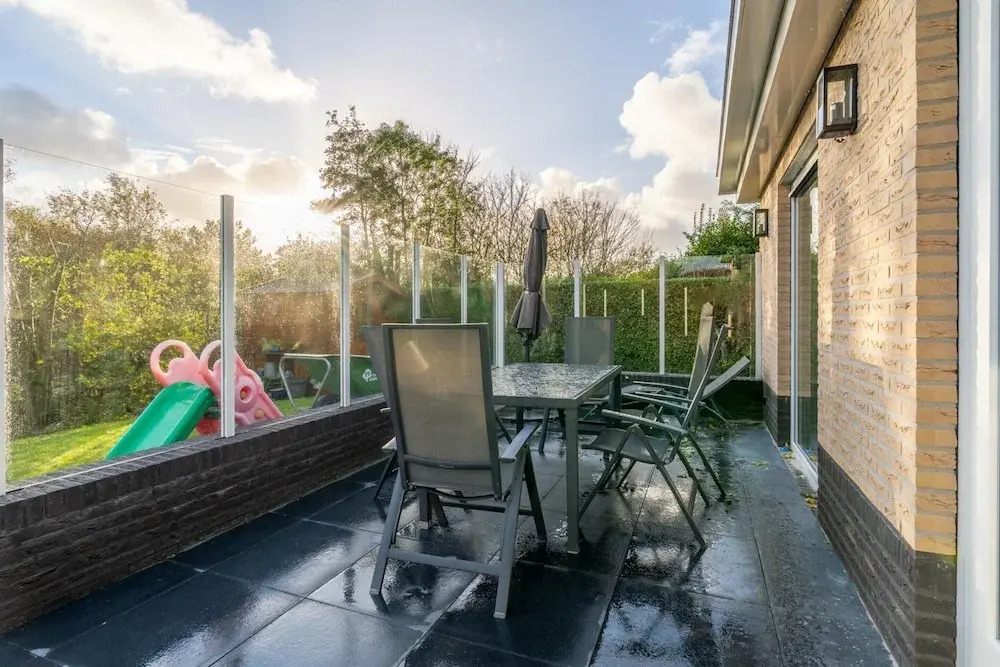 Modernly Furnished Holiday Home for 6 People