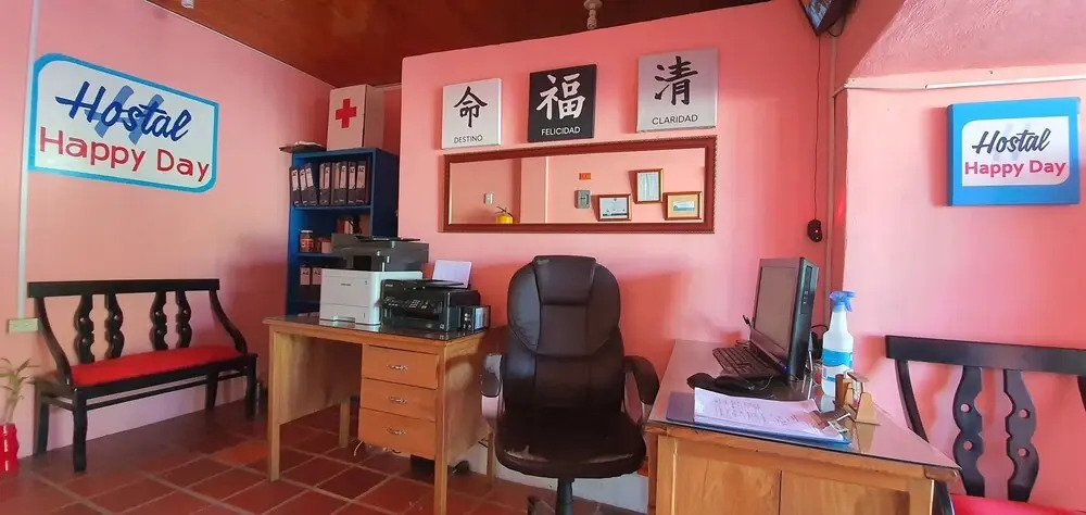 Hostal Happy Day - Hostel