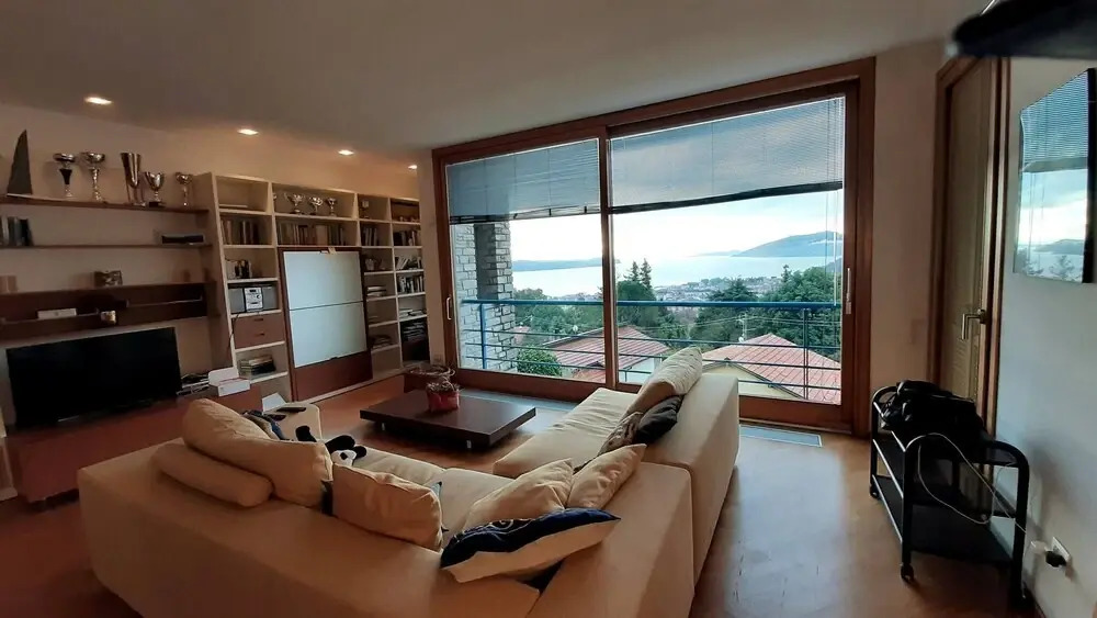 Casa Azalea Rossa - Luxury Lake View Home