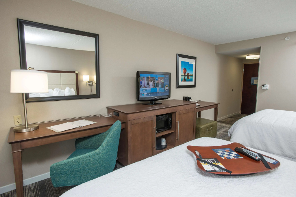 Hampton Inn & Suites Cincinnati-Union Centre