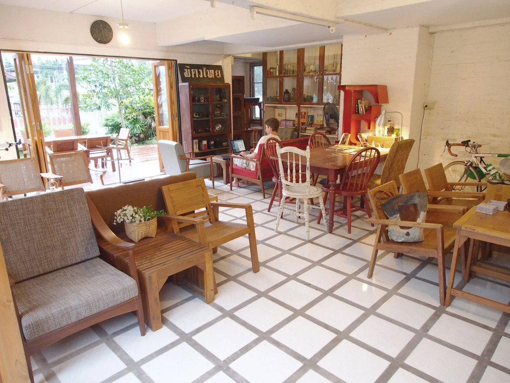 Srinual Lodge