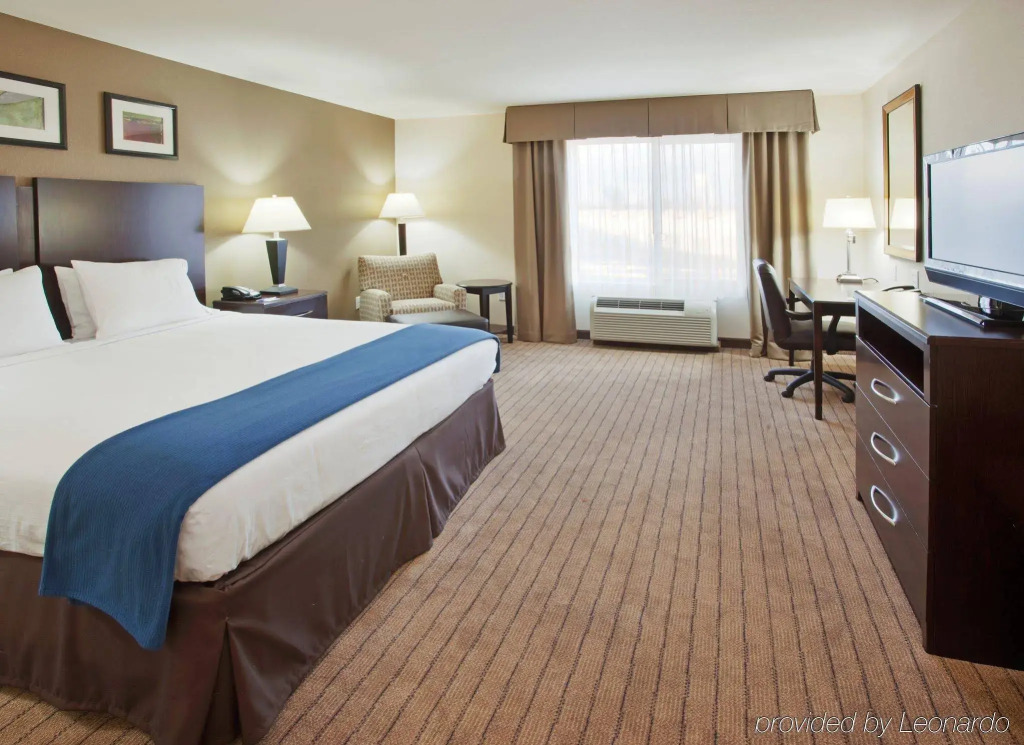 Holiday Inn Express & Suites Merced - Yosemite Natl Pk Area by IHG