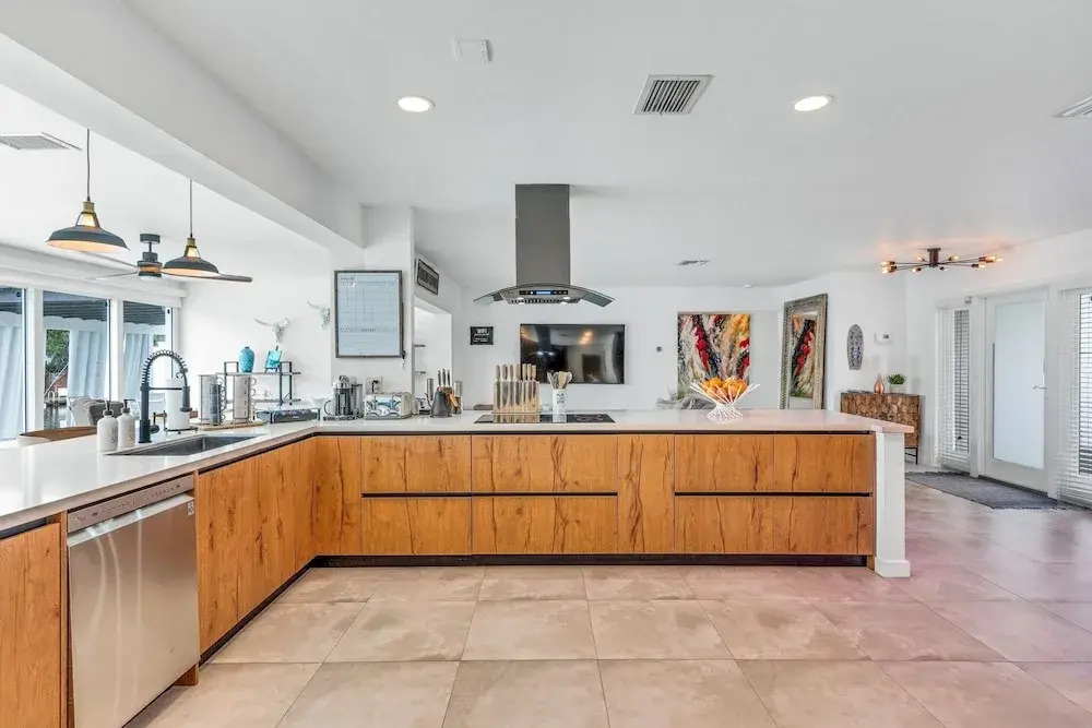 New Gorgeous Modern Hollywood Waterfront Home W/ Private Pool & Dock 4 Bedroom Home by Redawning
