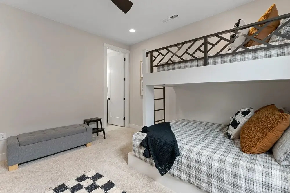 No Bad Days 5 Bedroom Townhouse