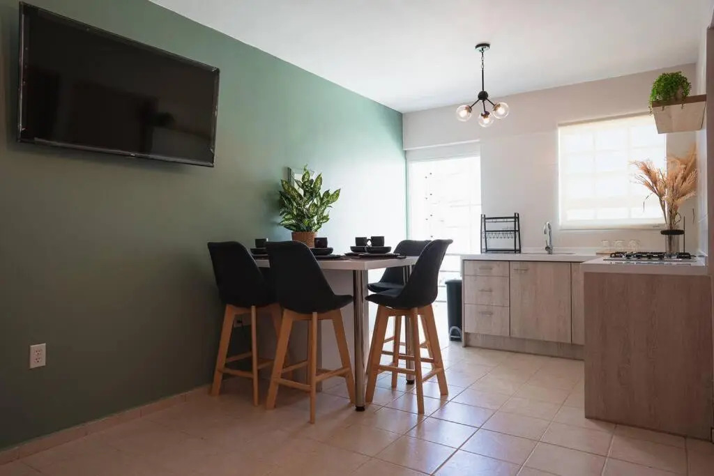 Lovely 2-bedroom apartment in Downtown, Otrobanda