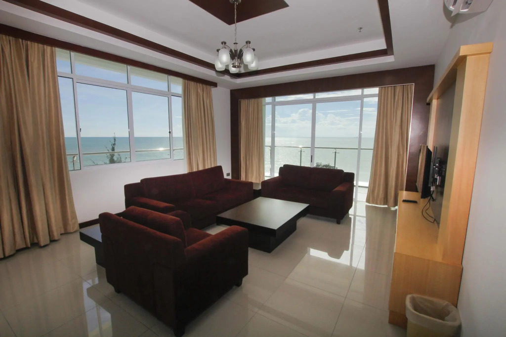 Bay Resort Condominium