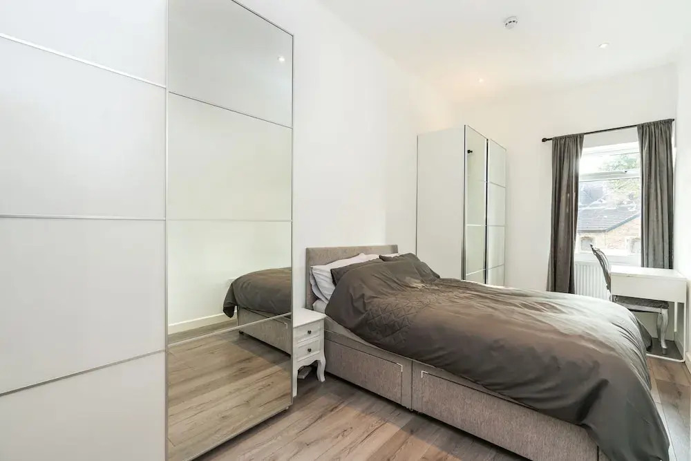 Modern 3BD House Near Heathrow and Tube Station