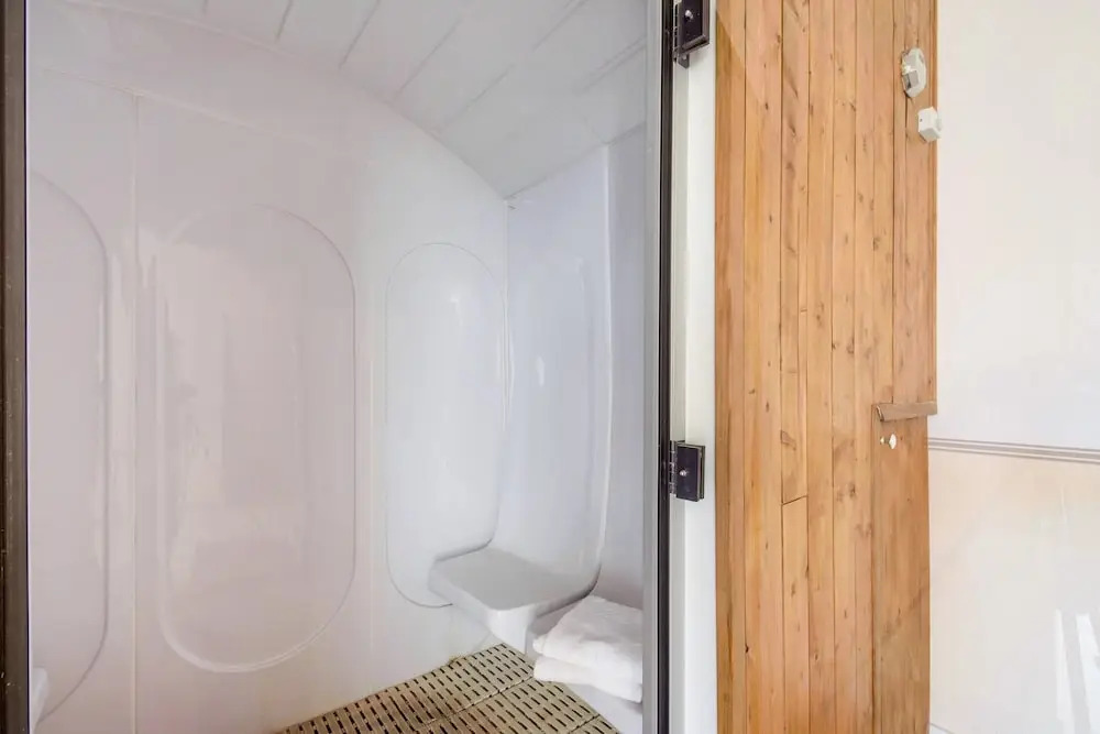 Spacious 6-person Family House