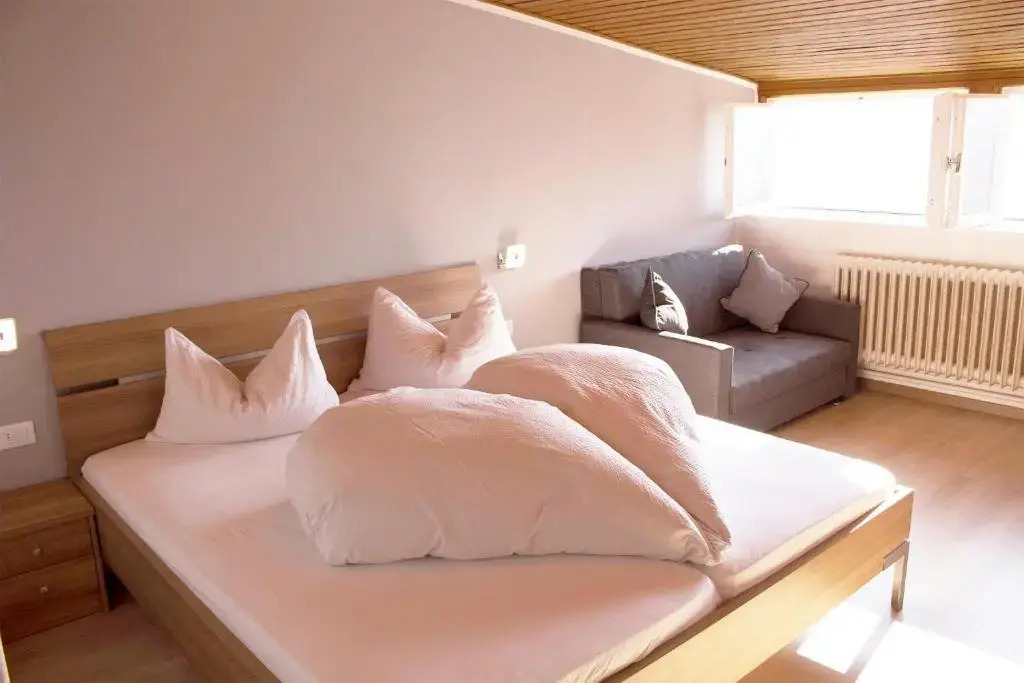 Schenna Garni Eden Bed & Breakfast