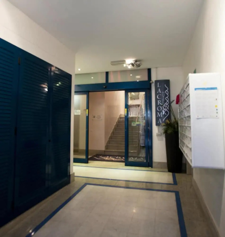 Lacroma Aparthotel