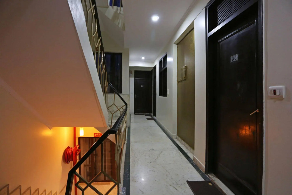 FabHotel Delhi Continental