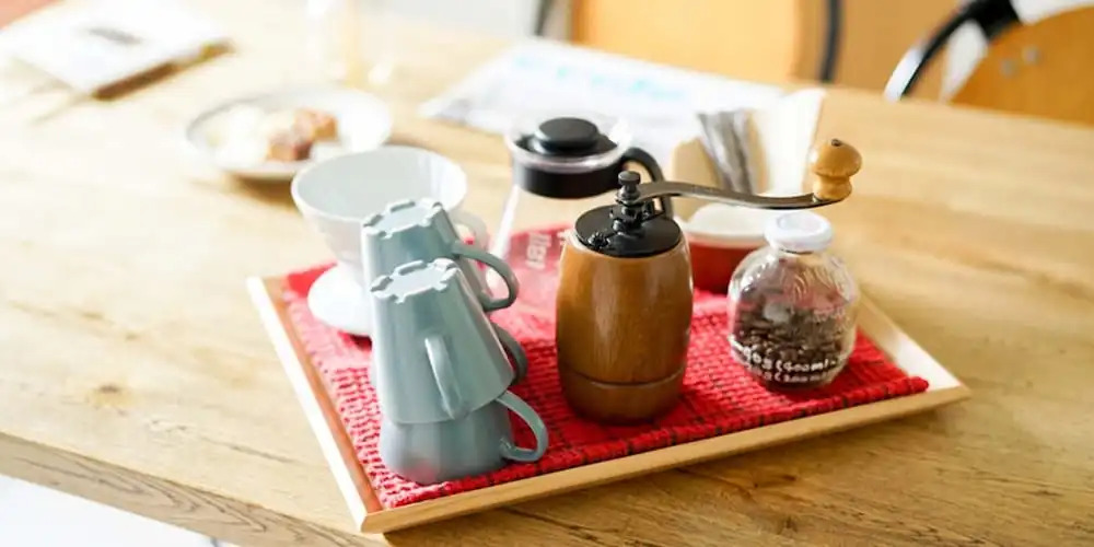 ROUTE - Cafe and Petit Hostel