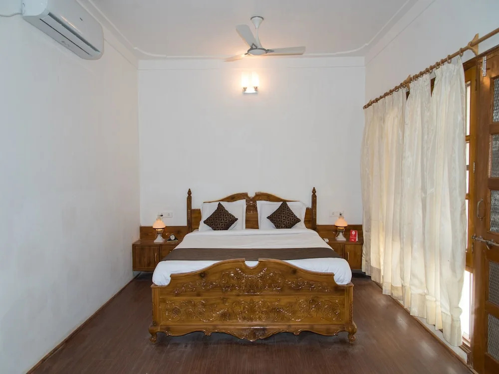 OYO 10412 Home Exotic 4BHK Villa Govardhan Vilas