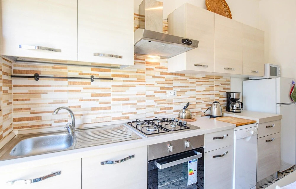 Beautiful Apartment in Viareggio With 3 Bedrooms and Wifi