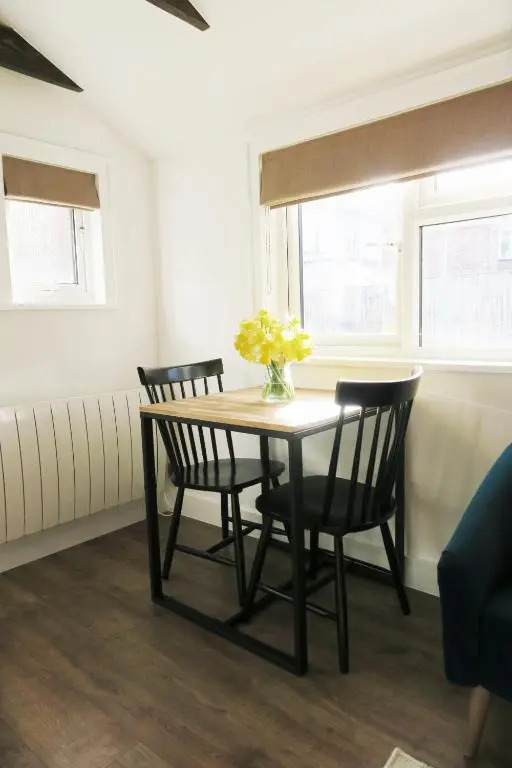 The Annexe - Private, Self-Contained with Parking (Adults Only)