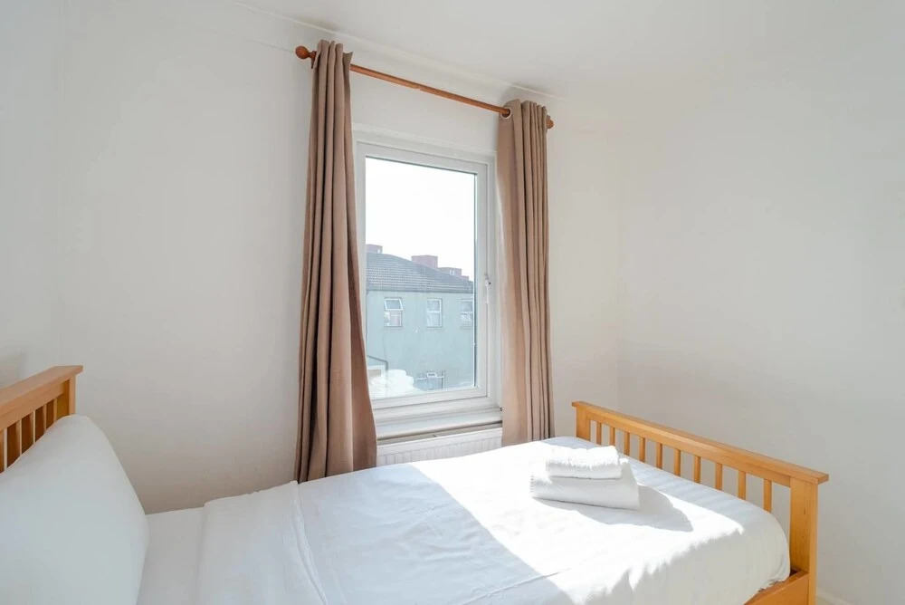 Quiet 2 Bedroom Apartment