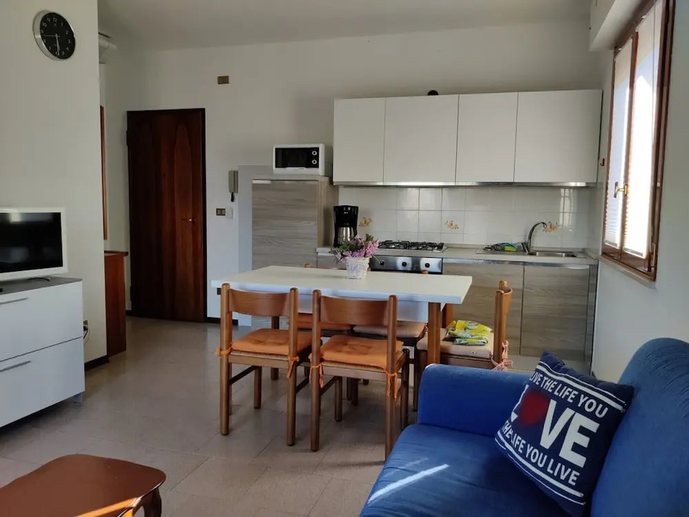 Charming Apartment Close to the Beach