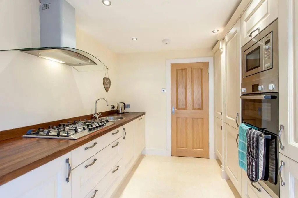 ALTIDO Spacious 3BR Mews House behind Calton Hill