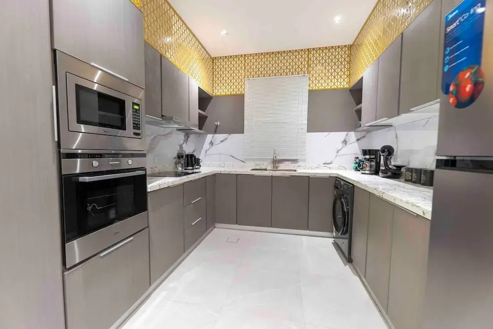 Stylish & Relaxing Flat in Alwadi Vll