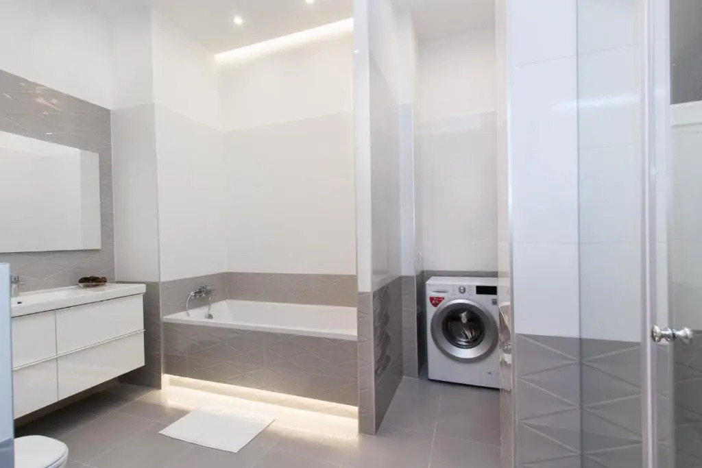 Jenny luxury two bedrooms apartment.