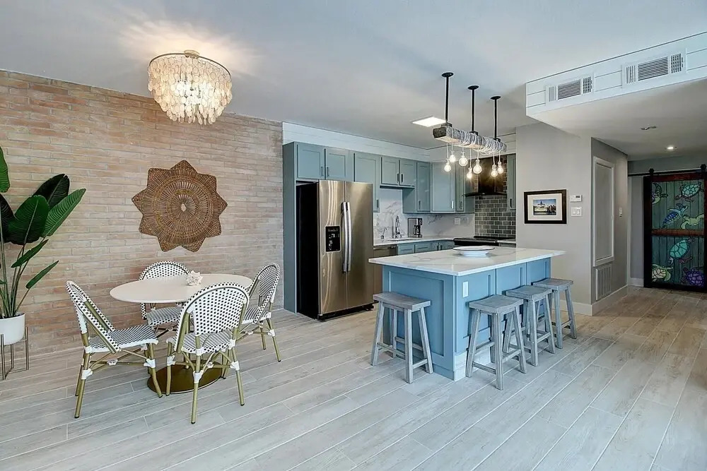 Channelview 117 1 Bedroom Condo by Redawning