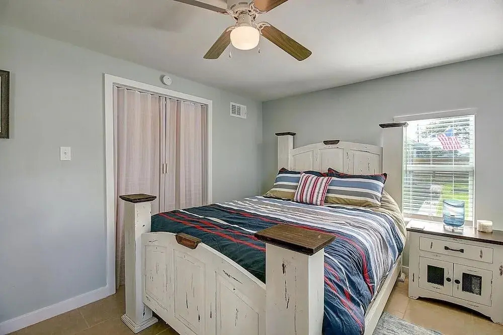Sunfish Harbor 2 Bedroom Cottage by Redawning