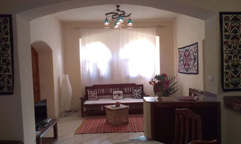 Nile Compound