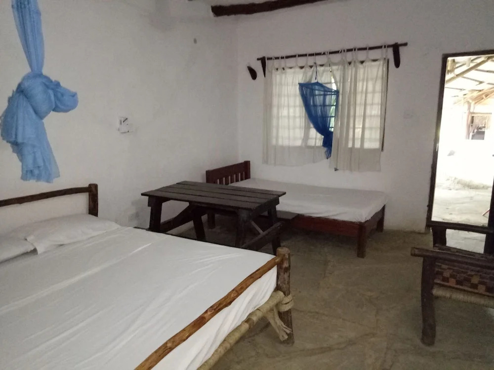 Курортный Отель Travellers Inn Resort Malindi