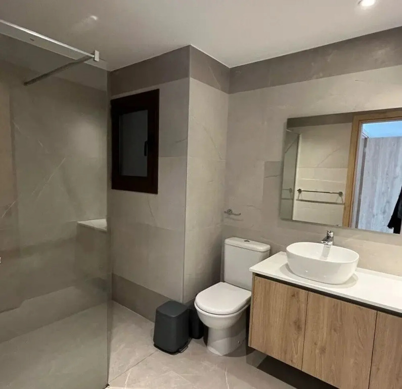 Spacious Two Bedroom Suites in Old Town