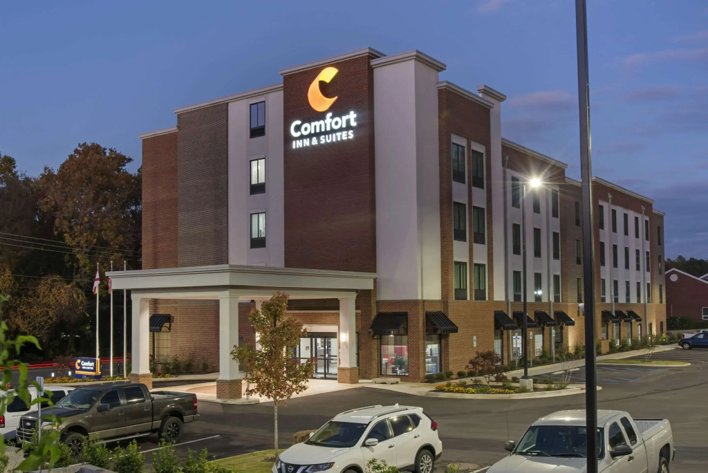 Comfort Inn & Suites Downtown near University