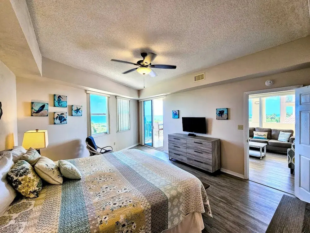 Rising Sun Stunning Oceanfront Ocean View Villa! 3 Beautiful Resort Pools! Beach Front