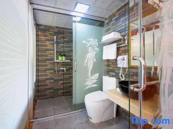 Fenghuang Nianhe Riverside Vacation Apartment