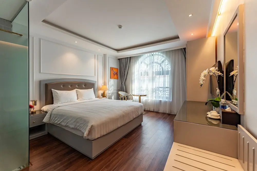 Golden Star Apartment & Hotel