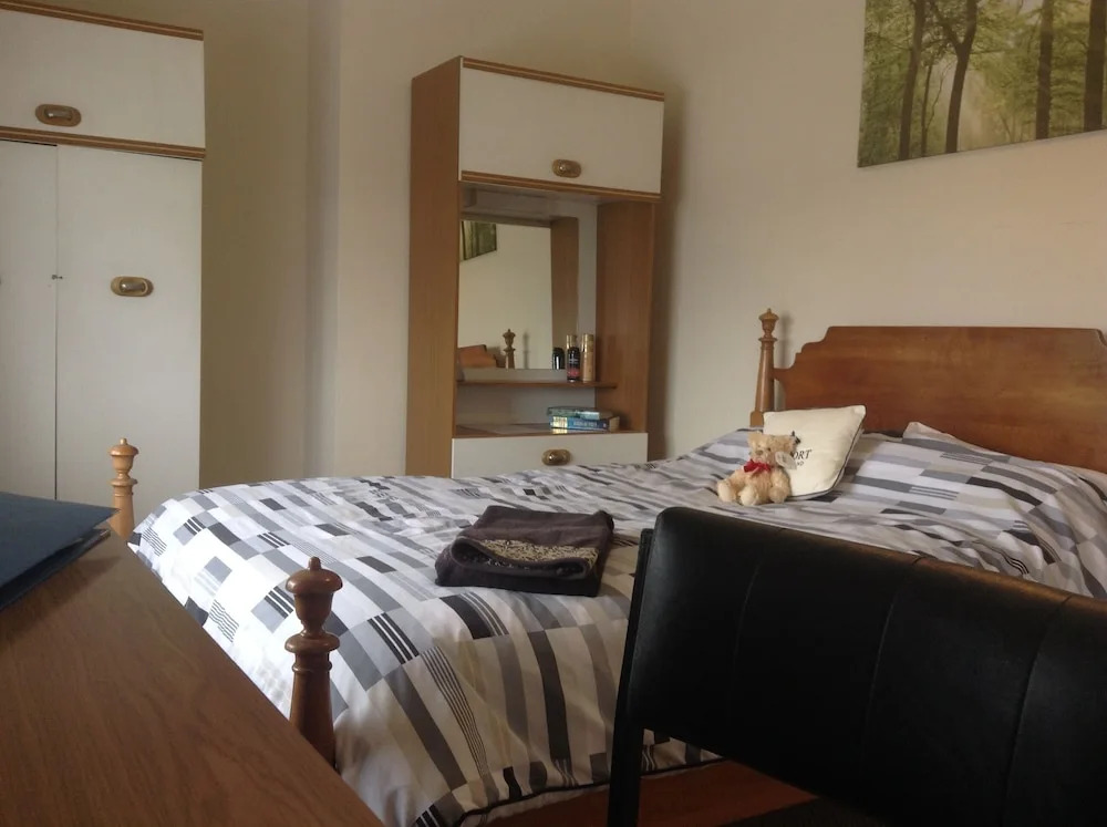 3 Bed Broomfield Road Newport Shropshire
